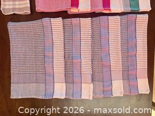 MaxSold Auction: Mixed Cotton Towel Lot - Bath, Hand, Washcloths & Kitchen Towels - Point Edward (Ontario, Canada) SELLER MANAGED Estate Sale Online Auction -  Michigan Avenue