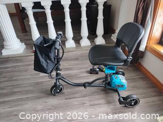 MaxSold Auction: 3-Wheel Mobility Electric Scooter B - King (Ontario, Canada) Moving Online Auction - Scott Crescent