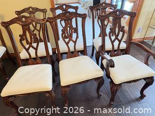 MaxSold Auction: Set of 6 Traditional / Queen Anne Dining Chairs C - King (Ontario, Canada) Moving Online Auction - Scott Crescent