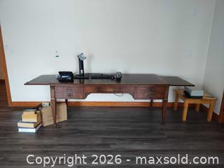 MaxSold Auction: Styles de France Executive Desk with Leather Top Inlay D - King (Ontario, Canada) Moving Online Auction - Scott Crescent