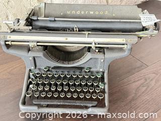 MaxSold Auction: Underwood Vintage Mechanical Typewriter (Metal) B - King (Ontario, Canada) Moving Online Auction - Scott Crescent