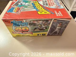 MaxSold Auction: 1991 Topps 40th Anniversary Wax Box - Wake Forest (North Carolina, USA) SELLER MANAGED Downsizing Online Auction -  Marbank Street