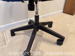 MaxSold Auction: Blue Office Chair with Fixed Armrests and Caster Wheels - Wake Forest (North Carolina, USA) PARTNER MANAGED Downsizing Online Auction -  Marbank Street