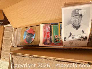 MaxSold Auction: Box Lot of Topps Baseball Sports Trading Cards ~1000+ - Wake Forest (North Carolina, USA) SELLER MANAGED Downsizing Online Auction -  Marbank Street