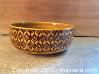 MaxSold Auction: Large Mustard Ceramic Bowl with Geometric Pattern - Wake Forest (North Carolina, USA) PARTNER MANAGED Downsizing Online Auction -  Marbank Street