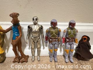 MaxSold Auction: Lot of 9 Vintage 1970s Kenner Star Wars Action Figures - Wake Forest (North Carolina, USA) SELLER MANAGED Downsizing Online Auction -  Marbank Street