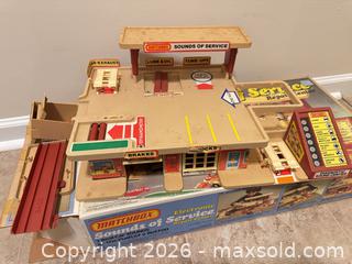 MaxSold Auction: Matchbox Sounds of Service Repair Center Playset - Wake Forest (North Carolina, USA) PARTNER MANAGED Downsizing Online Auction -  Marbank Street