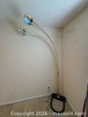 MaxSold Auction: Mid-Century Modern Brass Arc Floor Lamp, 5-Light - Wake Forest (North Carolina, USA) PARTNER MANAGED Downsizing Online Auction -  Marbank Street