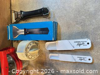 MaxSold Auction: Mixed Corning & Assorted Vintage Kitchen Utensils - Wake Forest (North Carolina, USA) PARTNER MANAGED Downsizing Online Auction -  Marbank Street
