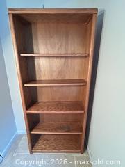 MaxSold Auction: Oak-Color 5-Shelf Veneer Bookcase (Veneer over Plywood) - Wake Forest (North Carolina, USA) SELLER MANAGED Downsizing Online Auction -  Marbank Street