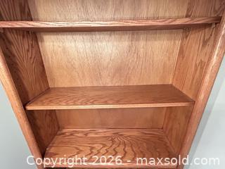 MaxSold Auction: Oak-Color 5-Shelf Veneer Bookcase (Veneer over Plywood) - Wake Forest (North Carolina, USA) SELLER MANAGED Downsizing Online Auction -  Marbank Street