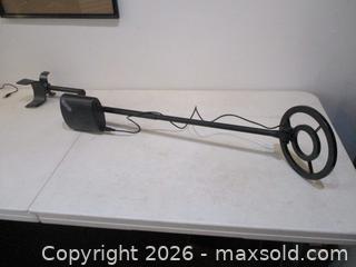 MaxSold Auction: Bounty Hunter Metal Detector, TRACKER IV. - Toronto (Ontario, Canada) SELLER MANAGED Estate Sale Online Auction - Annette Street