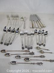 MaxSold Auction: ONEIDA ASTRAGAL Pattern Silver-Plate Set of Cutlery With 5 Other Pattern Cocktail Spoons. - Toronto (Ontario, Canada) SELLER MANAGED Estate Sale Online Auction - Annette Street