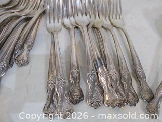 MaxSold Auction: Rogers Bros, Magnolia Silver-Plate Cutlery Set. - Toronto (Ontario, Canada) SELLER MANAGED Estate Sale Online Auction - Annette Street
