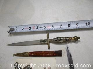 MaxSold Auction: Small Vintage Swords, Buck-CutterUSA, Folding HUNTSHIELD Combat & Old CASE Pocket Knife. - Toronto (Ontario, Canada) SELLER MANAGED Estate Sale Online Auction - Annette Street