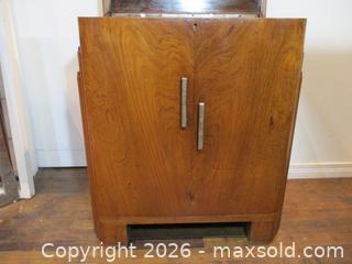 MaxSold Auction: Vintage 1960s TEAK Record Cabinet/Chest. - Toronto (Ontario, Canada) SELLER MANAGED Estate Sale Online Auction - Annette Street