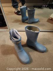 MaxSold Auction: Hunter Women's Original Short Rain Boots - Toronto (Ontario, Canada) SELLER MANAGED Downsizing Online Auction - Pilkington