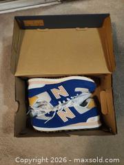 MaxSold Auction: New Balance Women's 574 "Atlantic - Toronto (Ontario, Canada) SELLER MANAGED Downsizing Online Auction - Pilkington