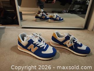 MaxSold Auction: New Balance Women's 574 "Atlantic - Toronto (Ontario, Canada) SELLER MANAGED Downsizing Online Auction - Pilkington