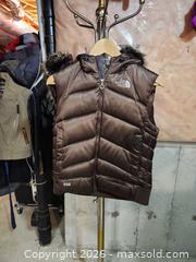 MaxSold Auction: The North Face hooded puffer vest - Toronto (Ontario, Canada) SELLER MANAGED Downsizing Online Auction - Pilkington