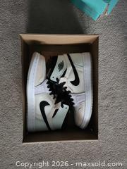 MaxSold Auction: Women's Air Jordan 1 High Zoom  - Toronto (Ontario, Canada) SELLER MANAGED Downsizing Online Auction - Pilkington