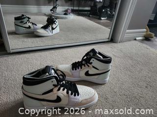 MaxSold Auction: Women's Air Jordan 1 High Zoom  - Toronto (Ontario, Canada) SELLER MANAGED Downsizing Online Auction - Pilkington