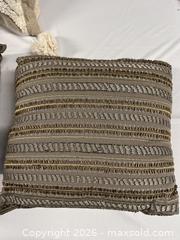 MaxSold Auction: 5 decorative pillows - Hanover Township (Pennsylvania, USA) PARTNER MANAGED Downsizing Online Auction - Airport Road (STORAGE)              