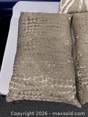 MaxSold Auction: 5 decorative pillows - Hanover Township (Pennsylvania, USA) PARTNER MANAGED Downsizing Online Auction - Airport Road (STORAGE)              