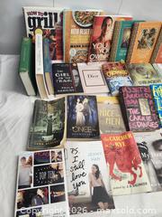 MaxSold Auction: Books - Hanover Township (Pennsylvania, USA) PARTNER MANAGED Downsizing Online Auction - Airport Road (STORAGE)              