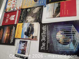 MaxSold Auction: Cook books, travel books - Hanover Township (Pennsylvania, USA) PARTNER MANAGED Downsizing Online Auction - Airport Road (STORAGE)              