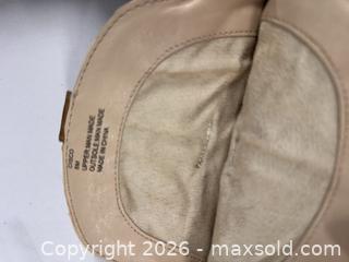 MaxSold Auction: Cowboy boots (W8), Havaianas flipflops (M11-12)  - Hanover Township (Pennsylvania, USA) PARTNER MANAGED Downsizing Online Auction - Airport Road (STORAGE)              