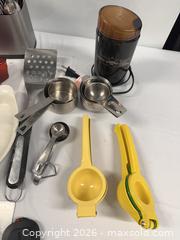 MaxSold Auction: Kitchen lot - Hanover Township (Pennsylvania, USA) PARTNER MANAGED Downsizing Online Auction - Airport Road (STORAGE)              