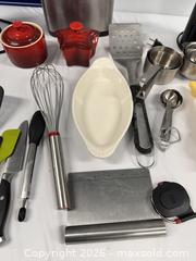 MaxSold Auction: Kitchen lot - Hanover Township (Pennsylvania, USA) PARTNER MANAGED Downsizing Online Auction - Airport Road (STORAGE)              