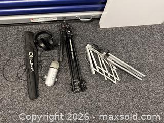 MaxSold Auction: microphone, headphones, mic stand, monopod, tripod, boom arm - Hanover Township (Pennsylvania, USA) PARTNER MANAGED Downsizing Online Auction - Airport Road (STORAGE)              