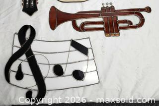 MaxSold Auction: Musical stained glass - Hanover Township (Pennsylvania, USA) PARTNER MANAGED Downsizing Online Auction - Airport Road (STORAGE)              