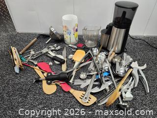MaxSold Auction: Oxo coffee grinder - Hanover Township (Pennsylvania, USA) PARTNER MANAGED Downsizing Online Auction - Airport Road (STORAGE)              