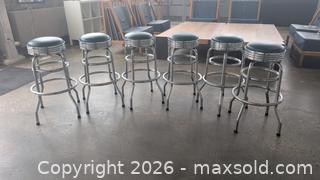 MaxSold Auction: Retro Green Bar Stools  - Mississauga (Ontario, Canada) SELLER MANAGED Charity/Fundraising Online Auction - Lakeshore Road East