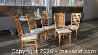 MaxSold Auction: Six Dining Chairs - Mississauga (Ontario, Canada) SELLER MANAGED Charity/Fundraising Online Auction - Lakeshore Road East