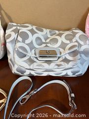 MaxSold Auction: Lot of 3 Vintage Coach Shoulder bags with straps -sc - Maple Ridge (British Columbia, Canada) PARTNER MANAGED Estate Sale Online Auction - Blanshard Street