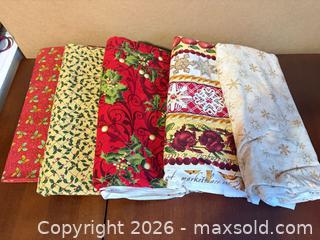 MaxSold Auction: Quilting Cotton Fabric Lot - Christmas/Winter Red Green Gold, 5 pcs - Maple Ridge (British Columbia, Canada) PARTNER MANAGED Estate Sale Online Auction - Blanshard Street