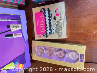 MaxSold Auction: Tarte Makeup Gift Set — Brushes, Eyeshadow, Lip & Skincare Minis -SC - Maple Ridge (British Columbia, Canada) PARTNER MANAGED Estate Sale Online Auction - Blanshard Street