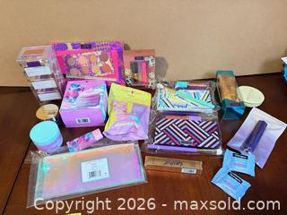 MaxSold Auction: Tarte Makeup Lot — Eyeshadow Palette, Mascara & Brushes (11+) -SC - Maple Ridge (British Columbia, Canada) PARTNER MANAGED Estate Sale Online Auction - Blanshard Street