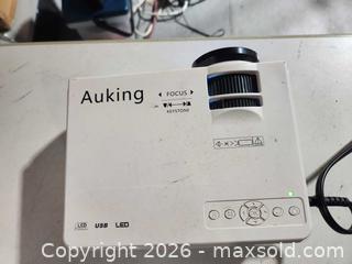 MaxSold Auction: Auking mini projector - Upper Moreland Township (Pennsylvania, USA) SELLER MANAGED Charity/Fundraising Online Auction - Davisville Road