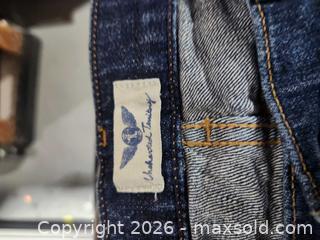 MaxSold Auction: Box of Jeans - Upper Moreland Township (Pennsylvania, USA) SELLER MANAGED Charity/Fundraising Online Auction - Davisville Road