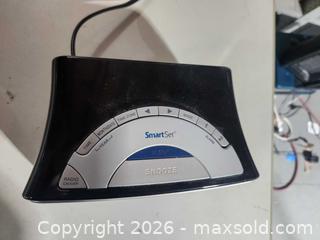 MaxSold Auction: Emerson smart set clock radio - Upper Moreland Township (Pennsylvania, USA) SELLER MANAGED Charity/Fundraising Online Auction - Davisville Road