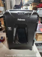 MaxSold Auction: Fellowes paper shredder - Upper Moreland Township (Pennsylvania, USA) SELLER MANAGED Charity/Fundraising Online Auction - Davisville Road