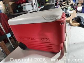 MaxSold Auction: Igloo wheelie cool - Upper Moreland Township (Pennsylvania, USA) SELLER MANAGED Charity/Fundraising Online Auction - Davisville Road