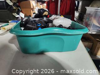 MaxSold Auction: Misc controllers and rc remotes - Upper Moreland Township (Pennsylvania, USA) SELLER MANAGED Charity/Fundraising Online Auction - Davisville Road