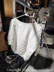 MaxSold Auction: Penni Anna vintage style tiger print top - Upper Moreland Township (Pennsylvania, USA) SELLER MANAGED Charity/Fundraising Online Auction - Davisville Road