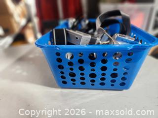 MaxSold Auction: Small bin of cameras - Upper Moreland Township (Pennsylvania, USA) SELLER MANAGED Charity/Fundraising Online Auction - Davisville Road